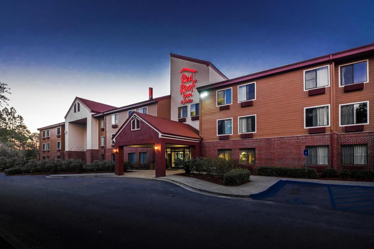 Red Roof Inn & Suites Savannah Airport Pooler Exterior photo